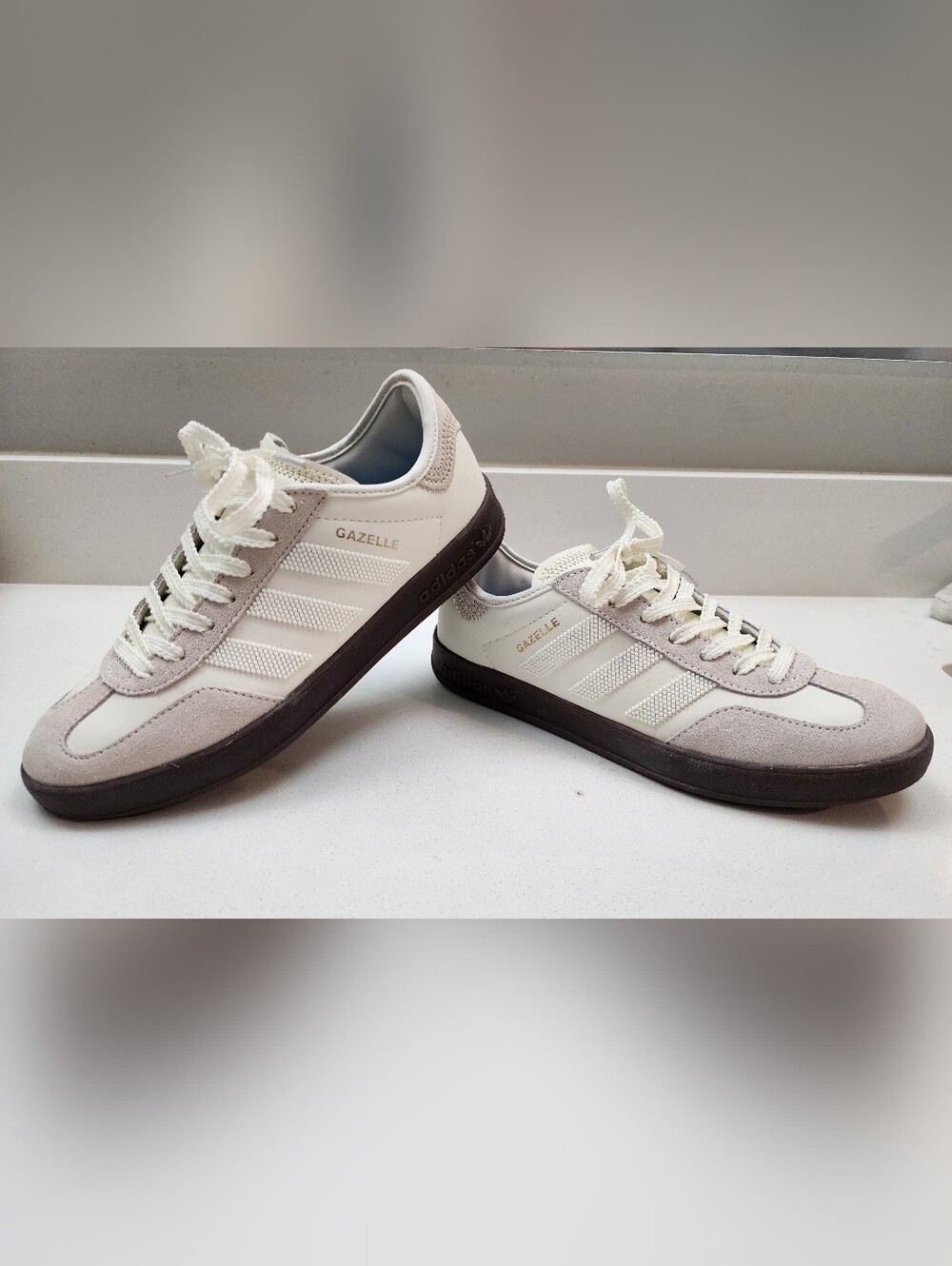 Adidas Gazelle Men’s Casual Sneakers in Off-White & Light Gray